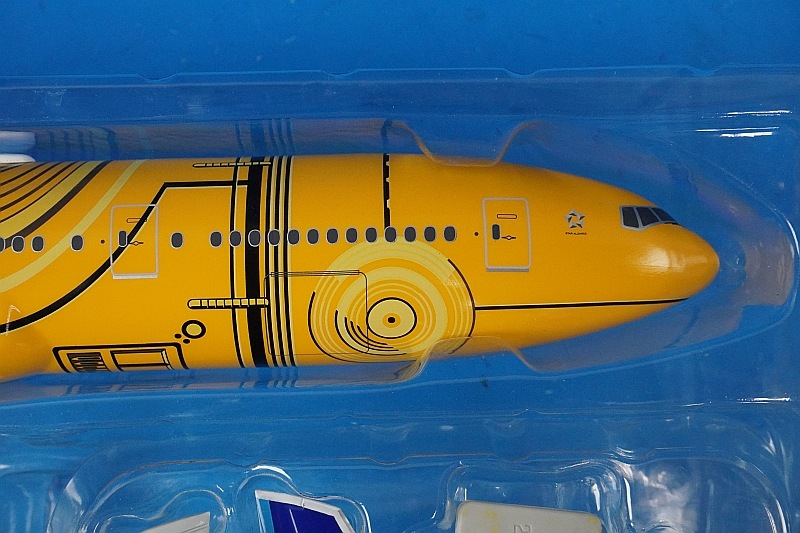 1/200 B777-200ER ANA STAR WARS/スターウォーズ C-3PO JA743A 非売品