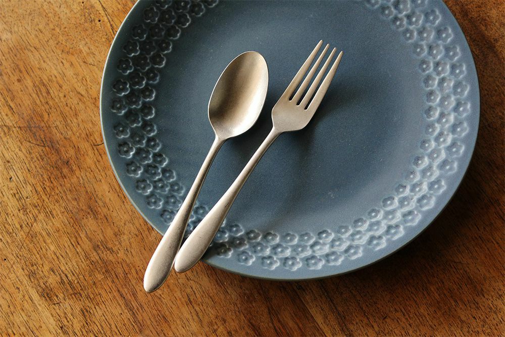 新潟燕三条 スクラッチ(銀色)カトラリーL 18cm スプーン/フォーク の