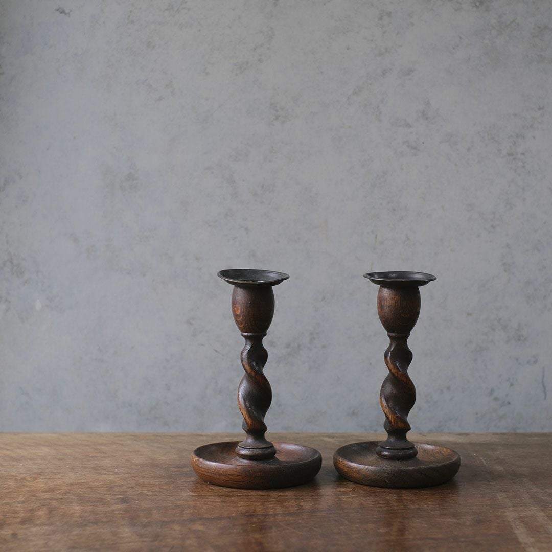 アンティークキャンドルスタンド 燭台ペア 木製 イギリス 木目の美しい