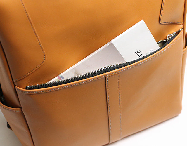 JYO ARVINISTA DRISS 後ろ姿が決まる洗練されたデザイン。しっとりした