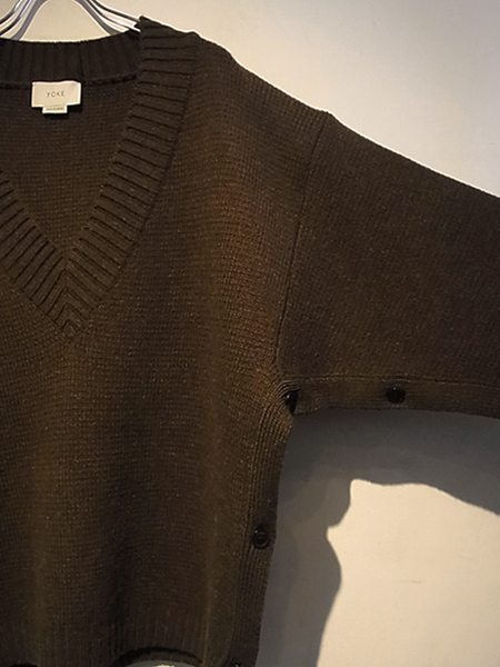 YOKE（ヨーク） 5G ミラノリブVネックニット ブラウン - margin