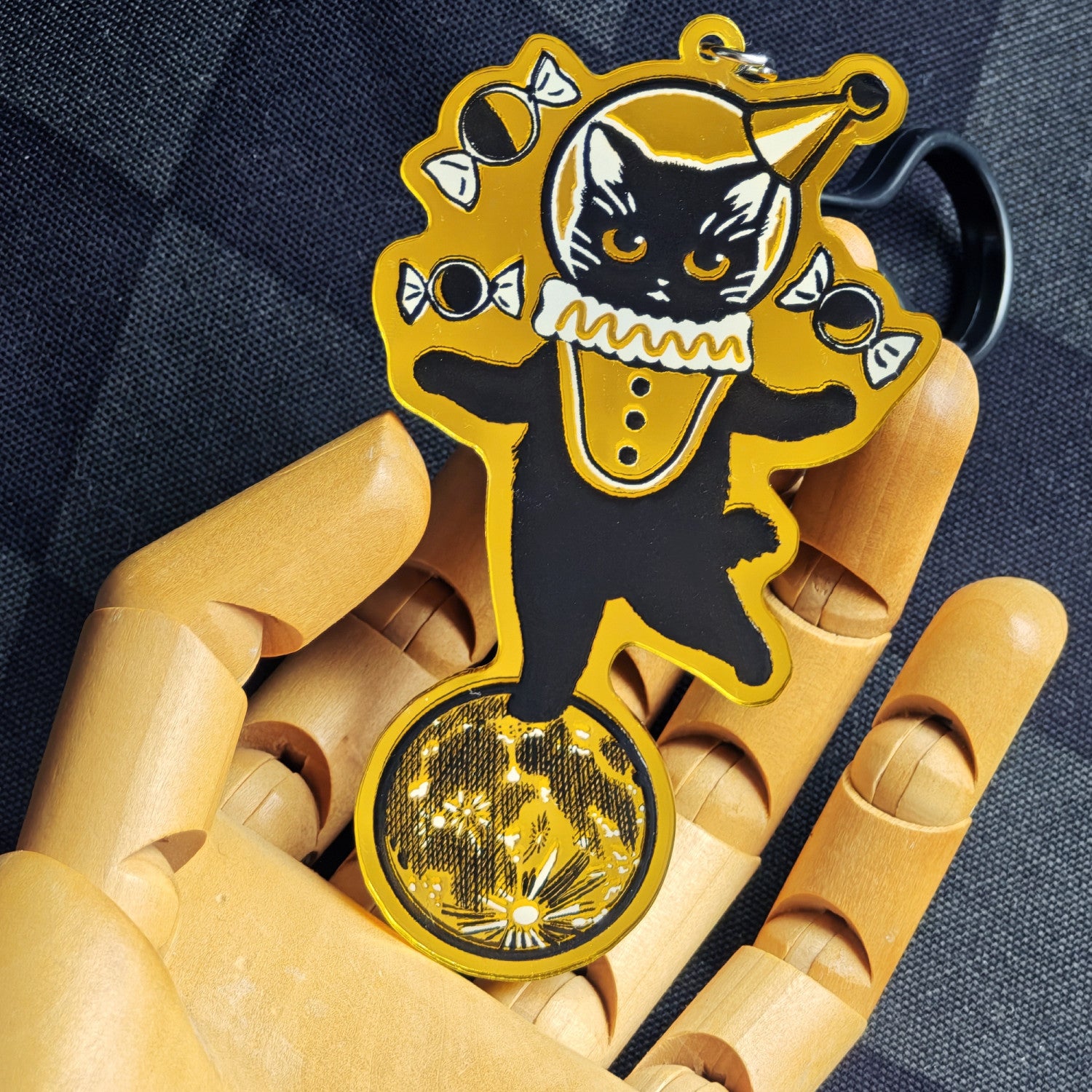 アクリルキーホルダー 黒猫・月光 – 宙フェス夜市