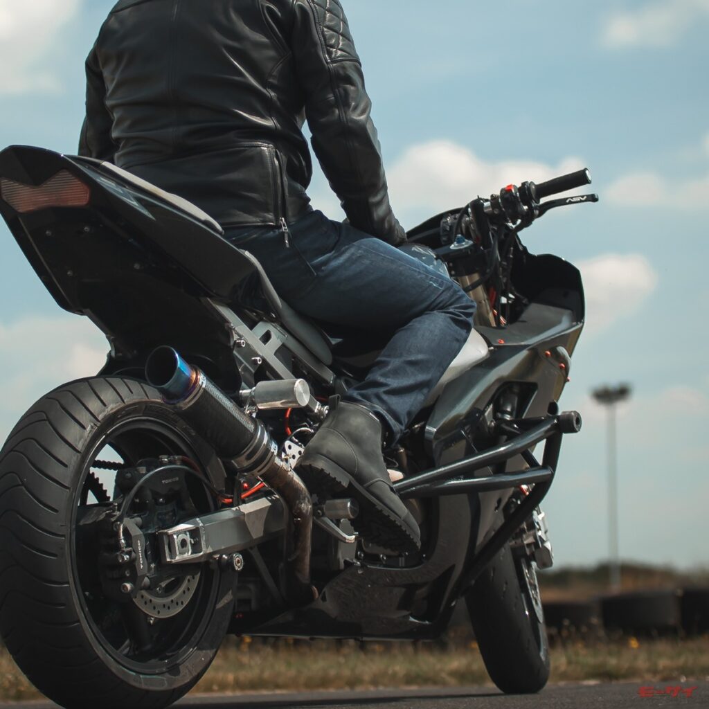 見た目も安全性も妥協したくないなら、オックスフォードのバイク用