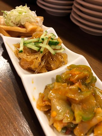 前菜3種盛り（ピリ辛メンマ/中華クラゲ/サーザイ浅漬け） - Picture of