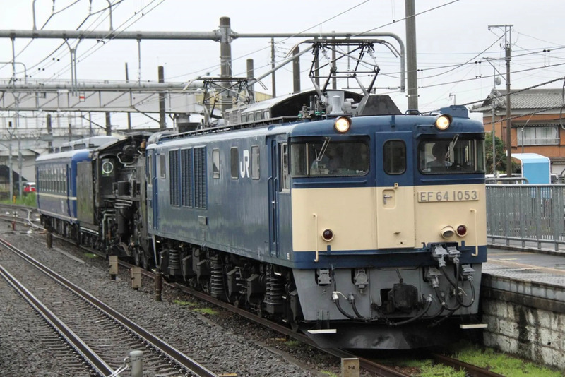 懐かしのヘッドマークを掲出！上越のエースEF64撮影会をぐんま車両