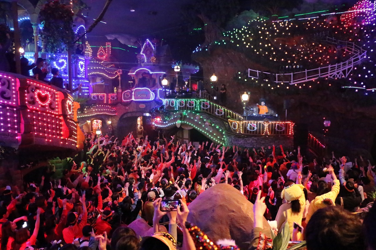 ピューロランドで一夜限りのオールナイトハロウィン音楽フェスが開催