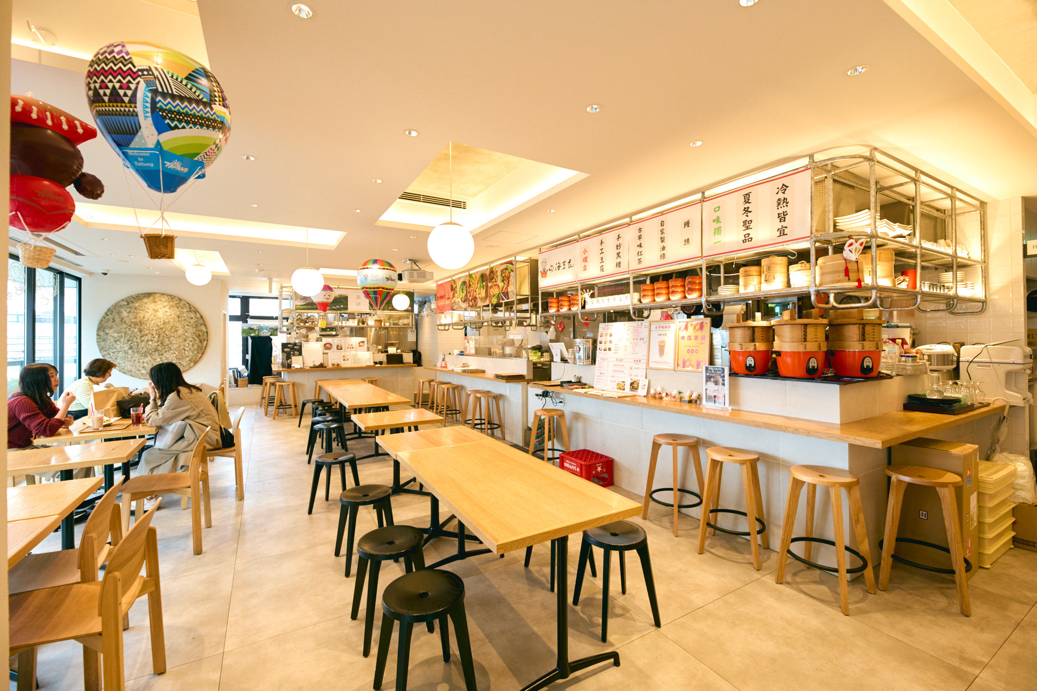 新大久保のガチ台湾フードコート「K, D, C,,,」でしかできない4のこと