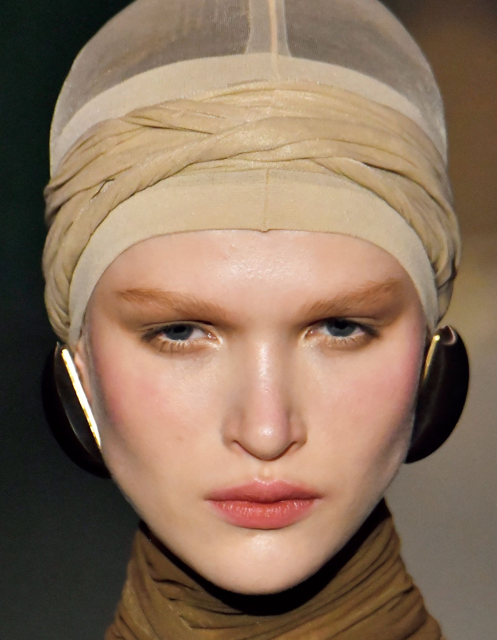 2024年秋冬のマットリップは、「ミルキーベージュ」と「フォギーピンク