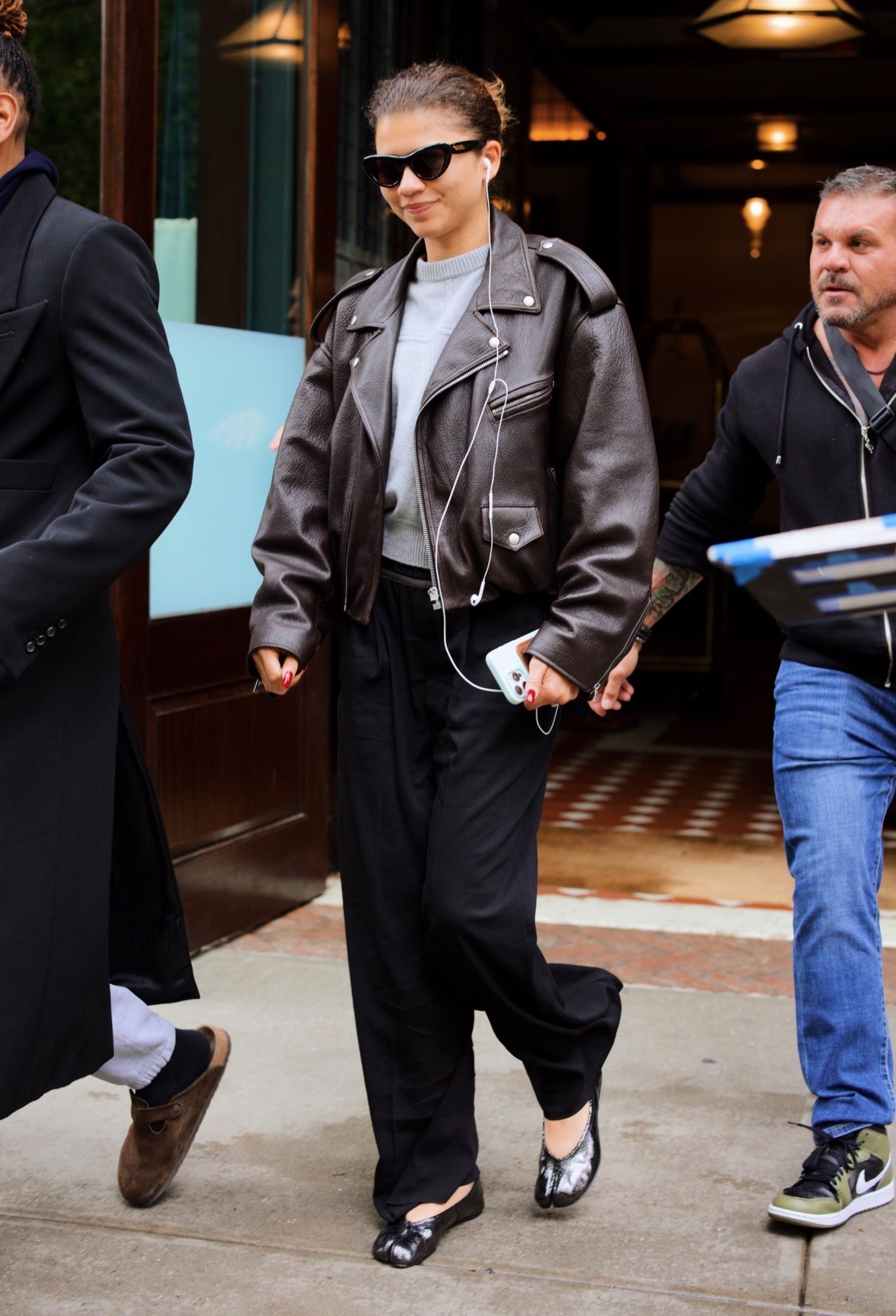 ゼンデイヤがメゾン マルジェラの「タビ」を履き続ける理由──35年