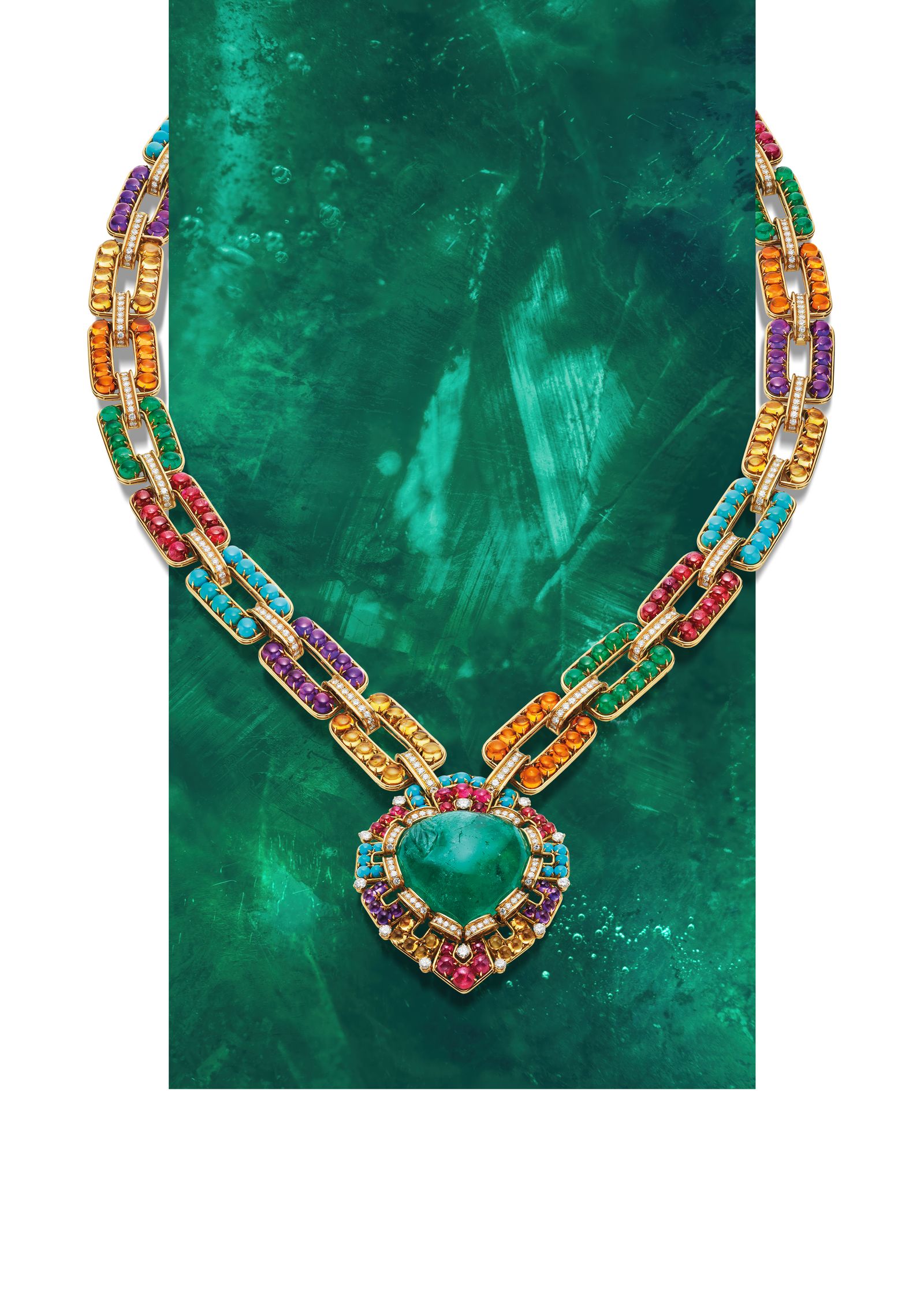 日本最大規模のブルガリ展で色と輝きに包まれる体験を！ その全貌を