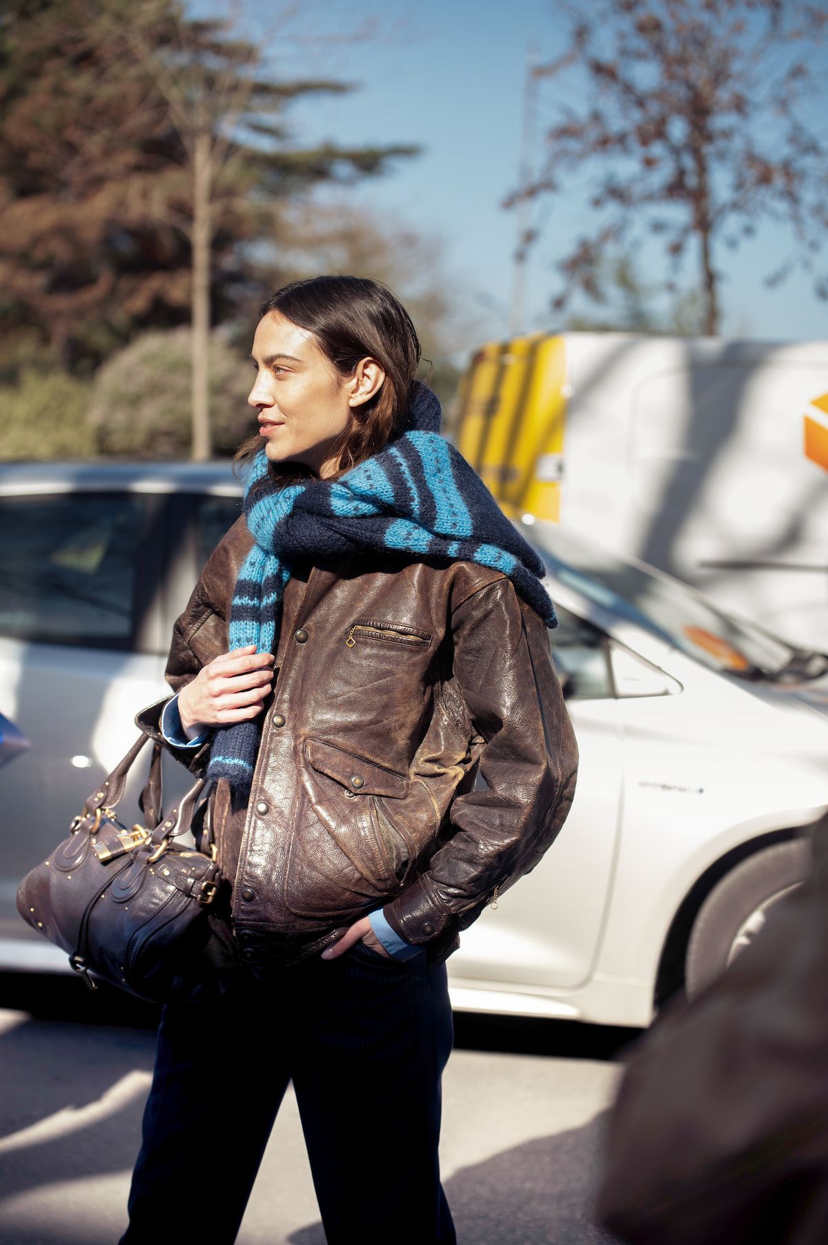 クロエの名品バッグ「パディントン」が20年ぶりに復活！MEOVVのアンナ