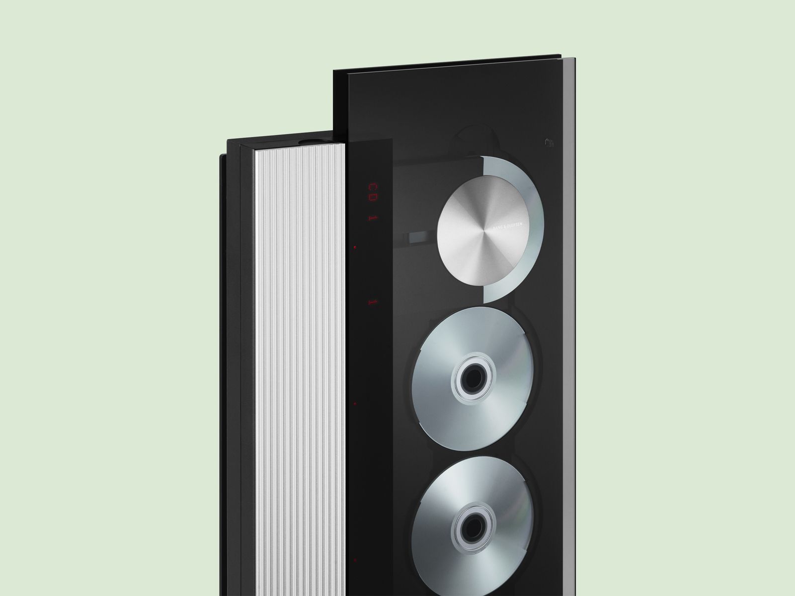 バング＆オルフセンがCDプレーヤーの名作を復刻、その象徴的なデザイン