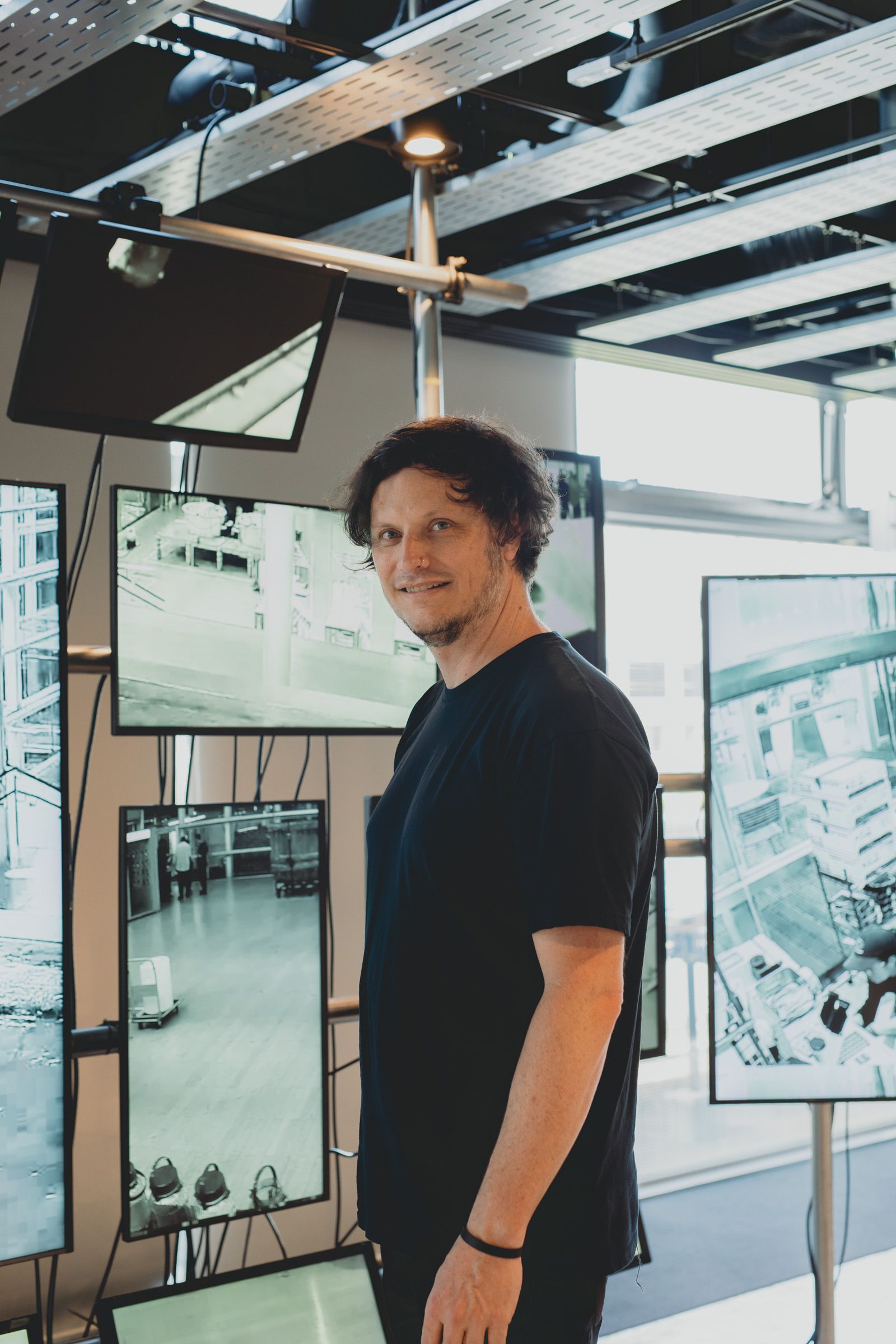 フードテックの“美しい物語”を、バイオアートの先駆者が解体する