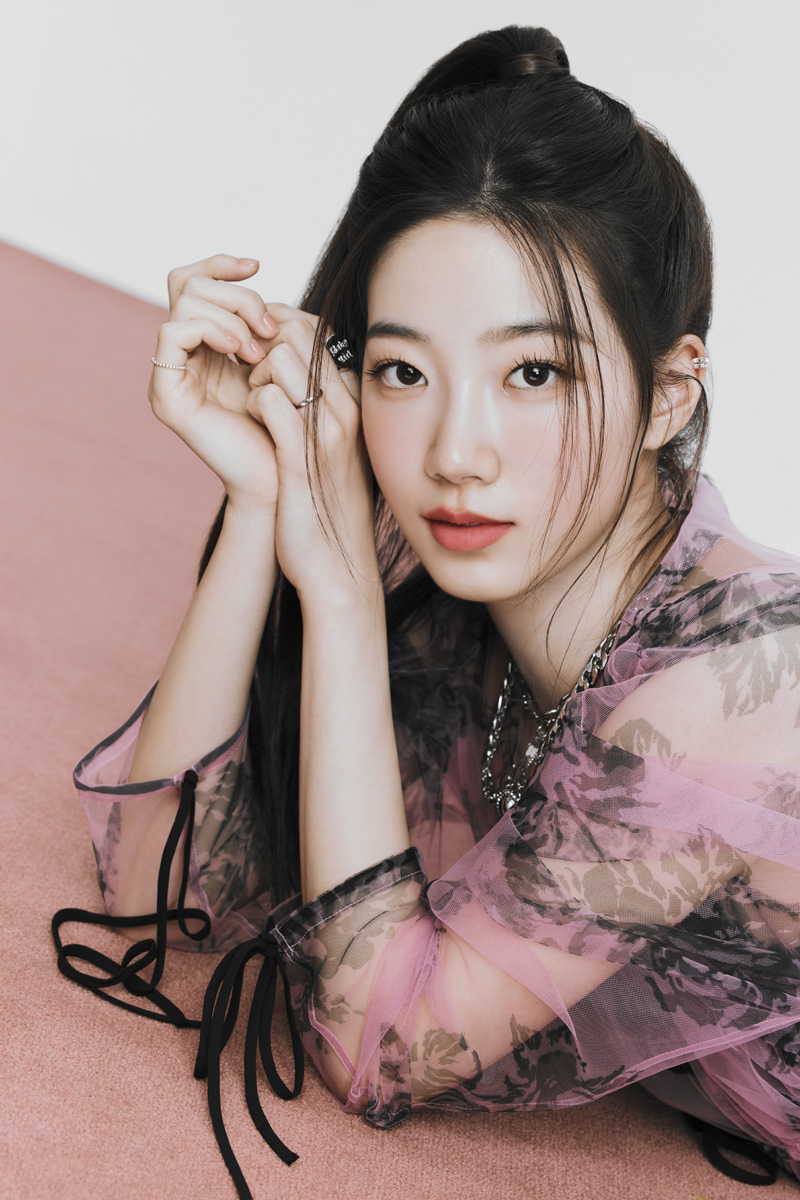 韓国コスメ「エチュード」のミューズにル セラフィムのKAZUHAが就任