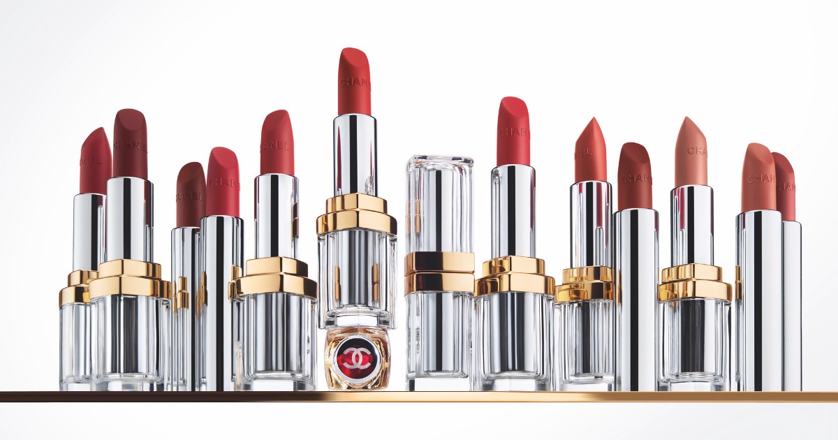 シャネル」から日本の職人が作るガラスケース入り2万5300円のリップ
