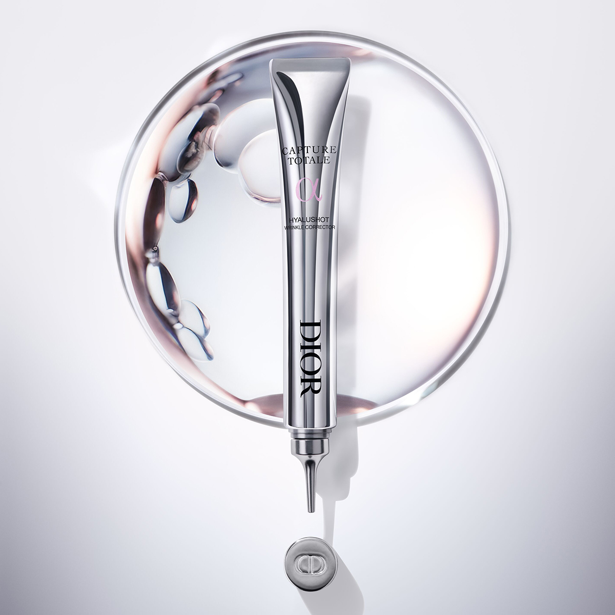 ディオール」“カプチュール トータル”からヒアルロン酸補充部分用美容