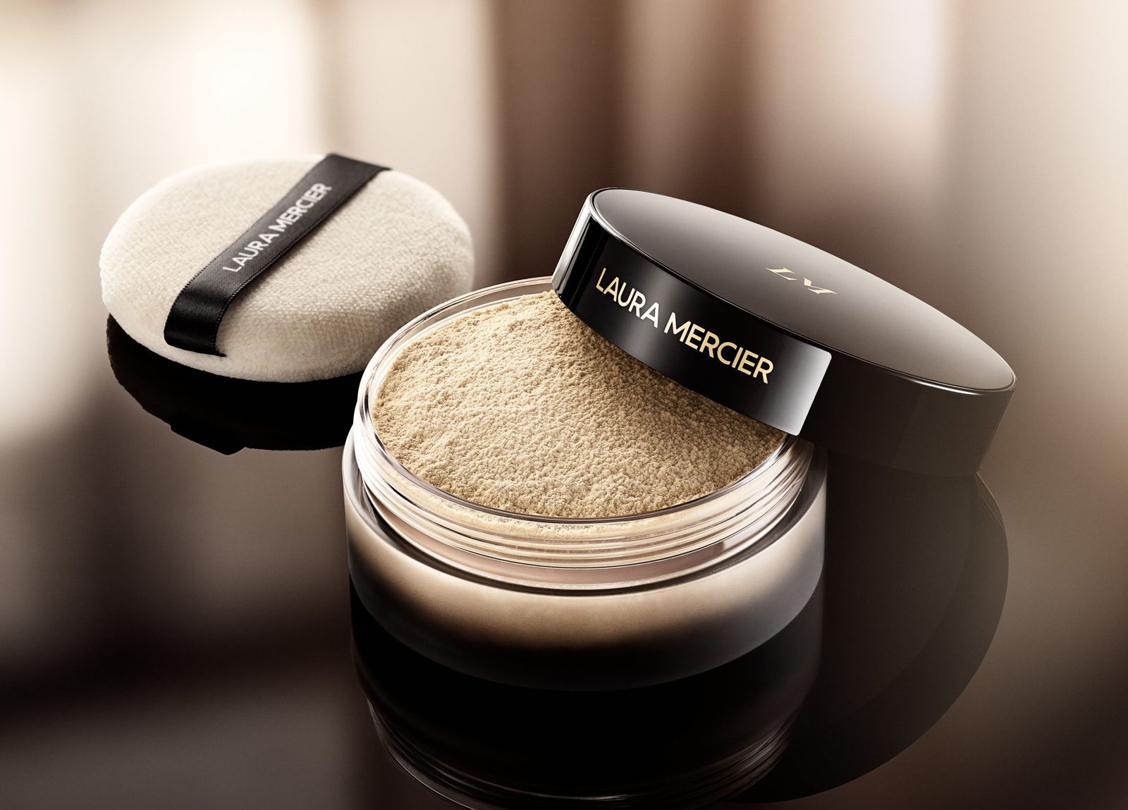 ローラ メルシエ」が定番ルースパウダーのビッグサイズを限定発売 高級