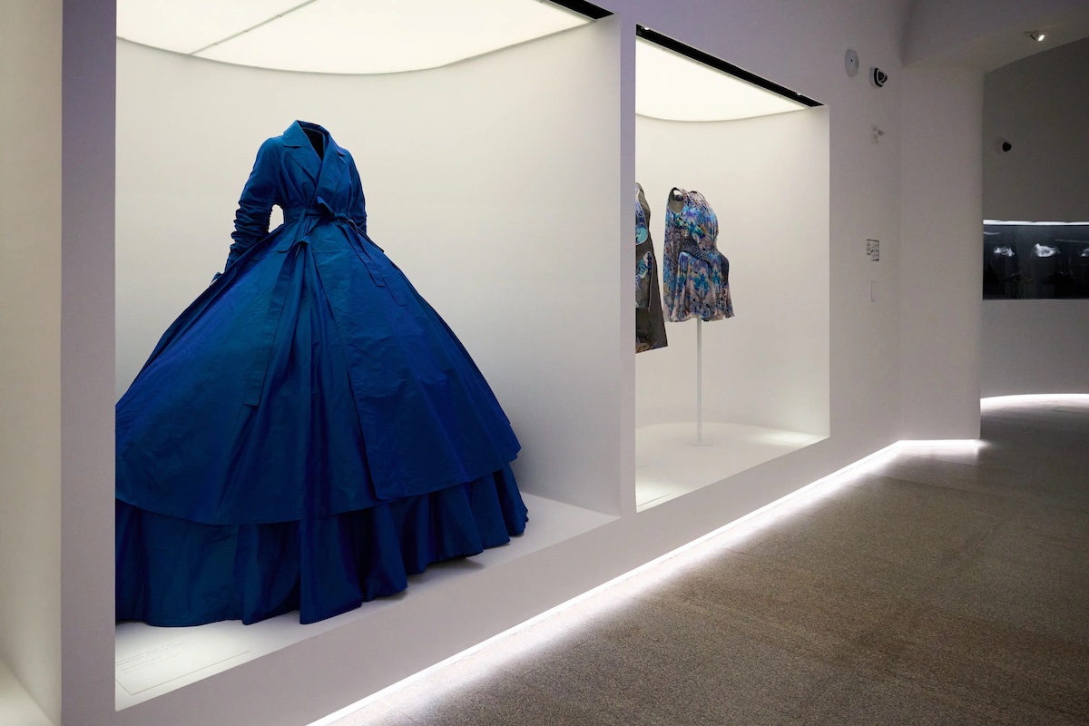 メトロポリタン美術館の24年ファッション展は、感覚を通して呼び覚ます