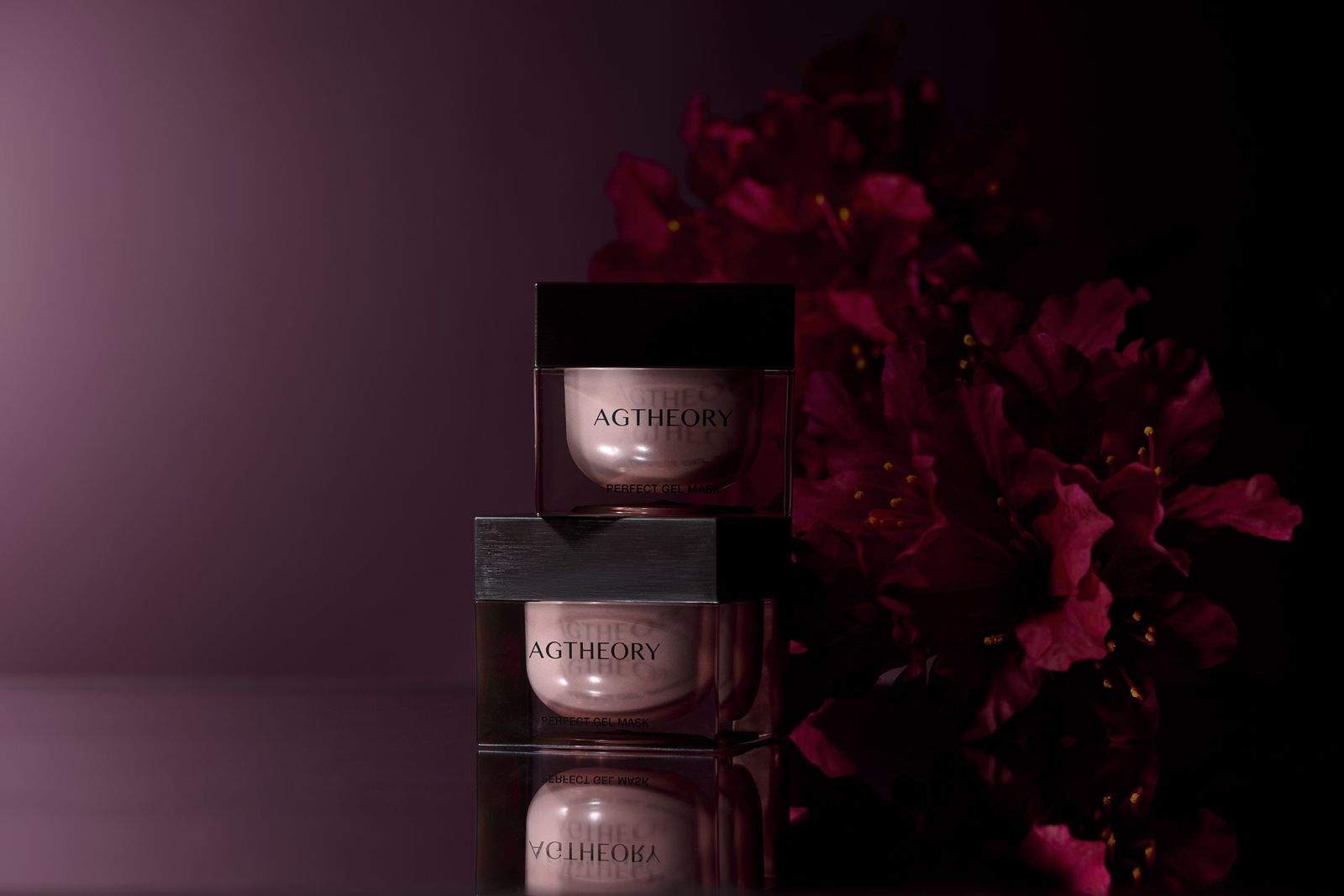 アクシージアの人気スキンケアシリーズ「エイジーセオリー」が全面