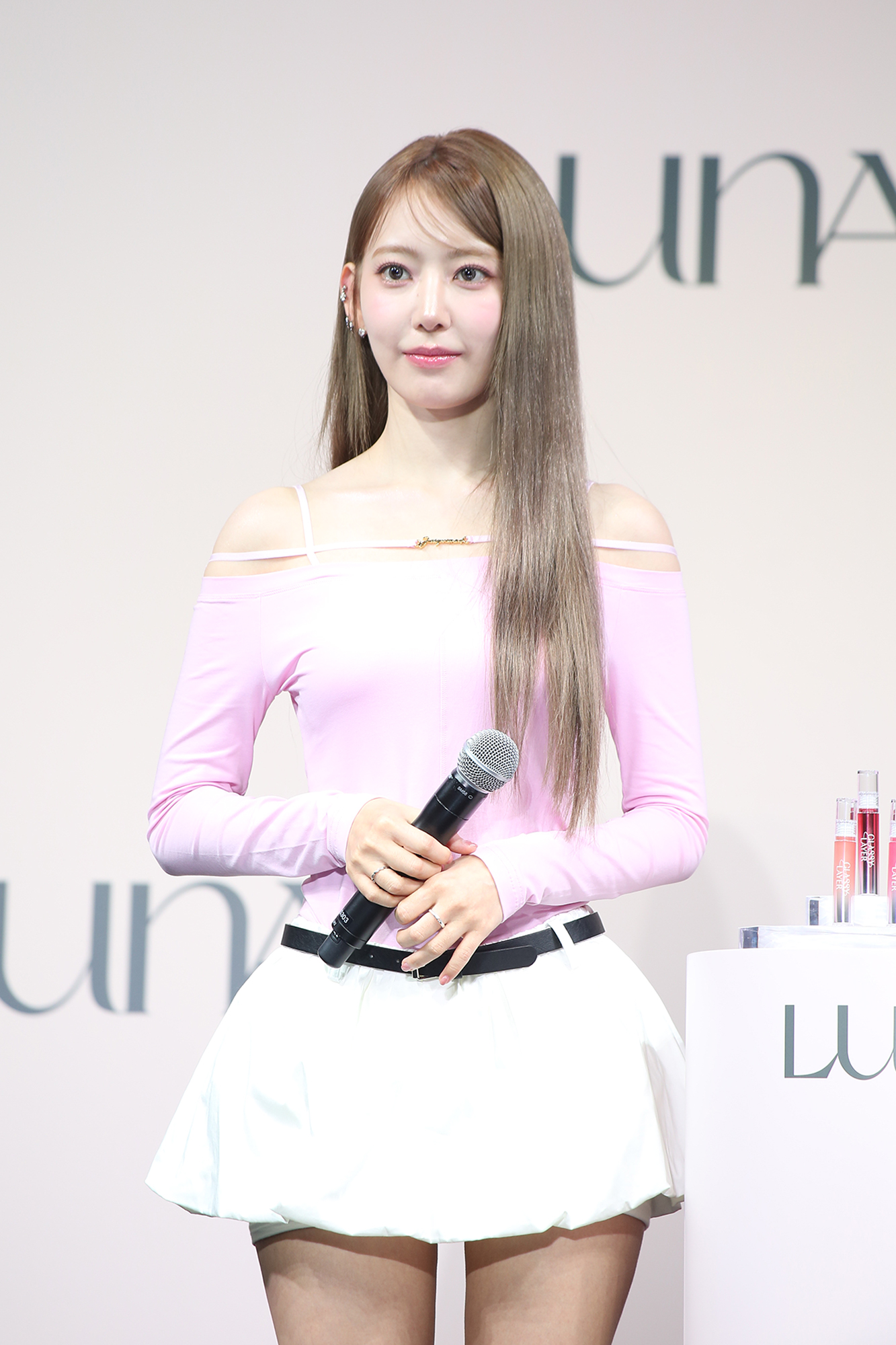 ル セラフィムのSAKURAは“一昔前のデジカメ”が必需品 韓国コスメ「ルナ