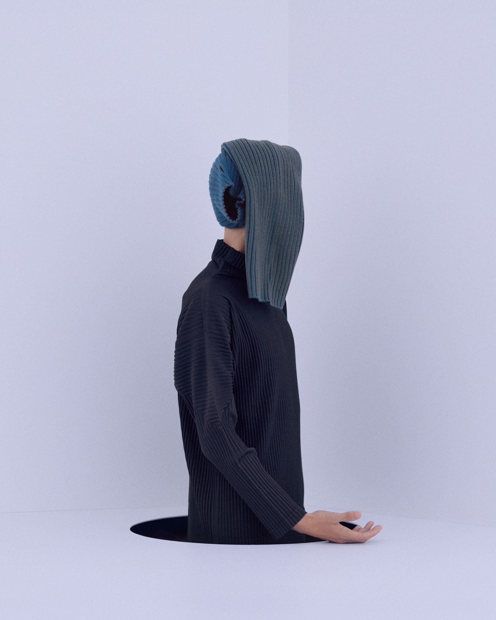 オム プリッセ イッセイ ミヤケ」がロナン・ブルレックとの