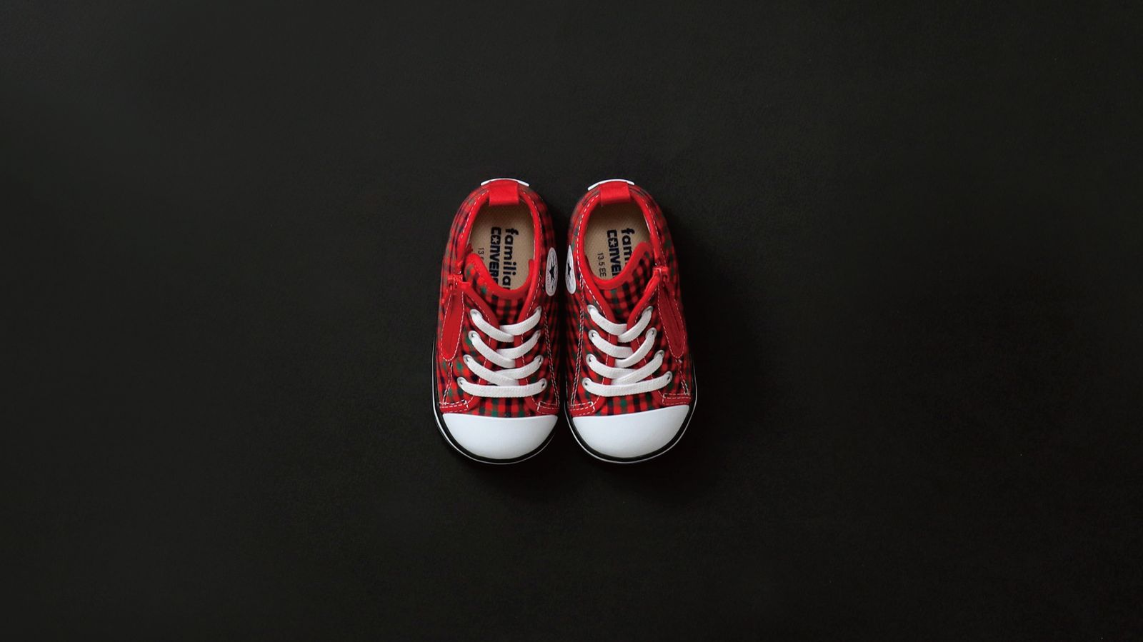 ファミリア」×「コンバース」 家族で楽しむ“ファミリアチェック”の