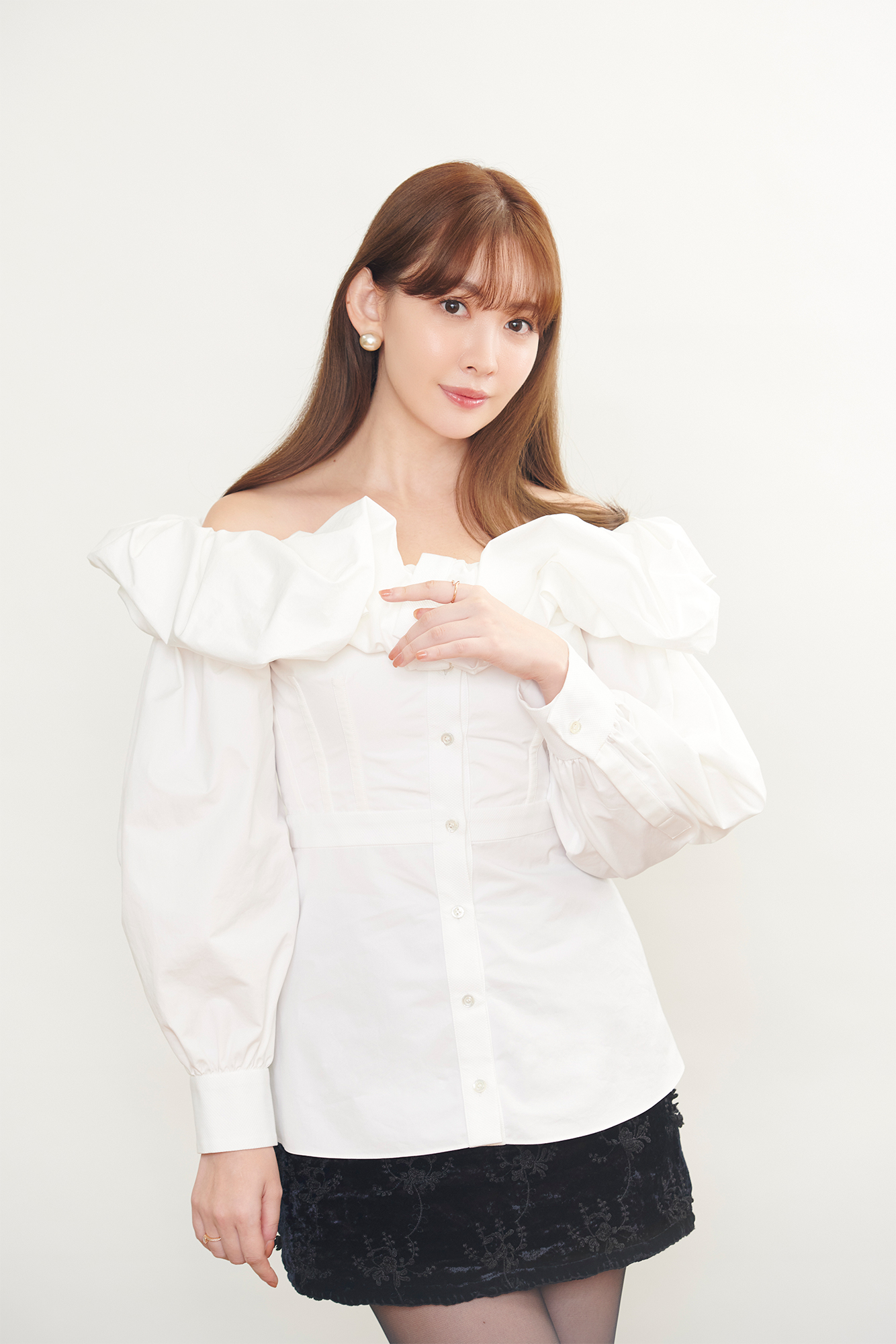 小嶋陽菜「前はアイドル、今は社長」 約10年ぶりの写真集「かもしれ