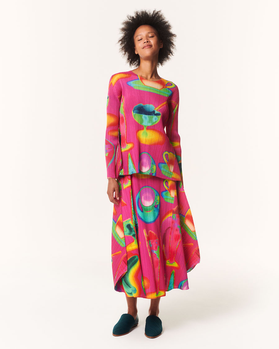 プリーツ プリーズ イッセイ ミヤケ」2025年春夏は光をまとう