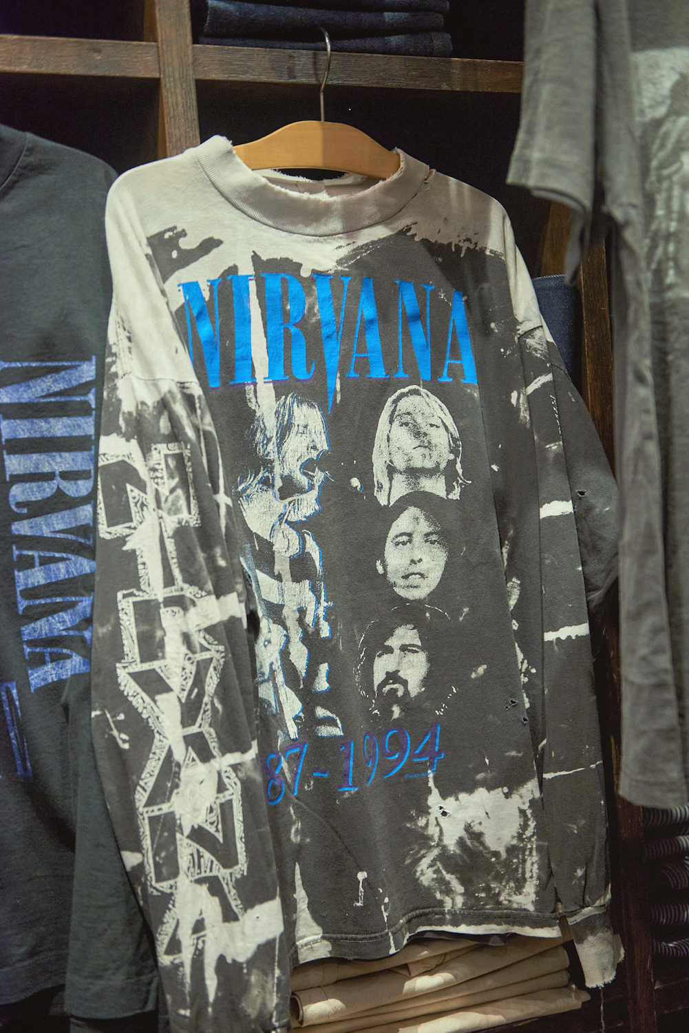 なぜニルヴァーナのビンテージTシャツは人気なのか？ コレクター対談