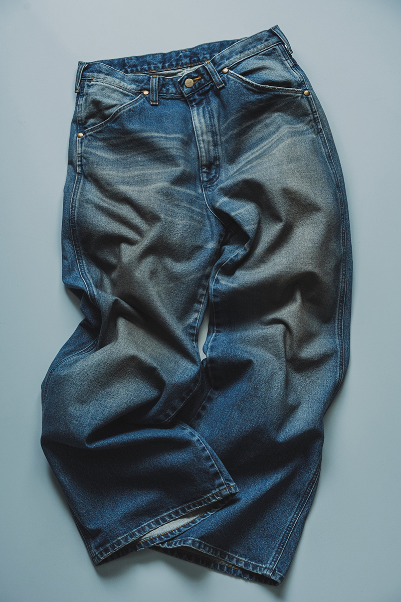 アダム エ ロぺ」が「ラングラー」にフレアデニムを別注 3色を用意