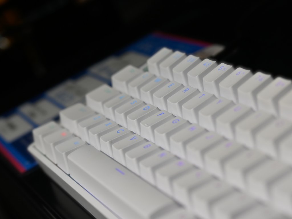 Rabbitから、磁気スイッチを採用したUS配列60%のラピッドトリガー対応