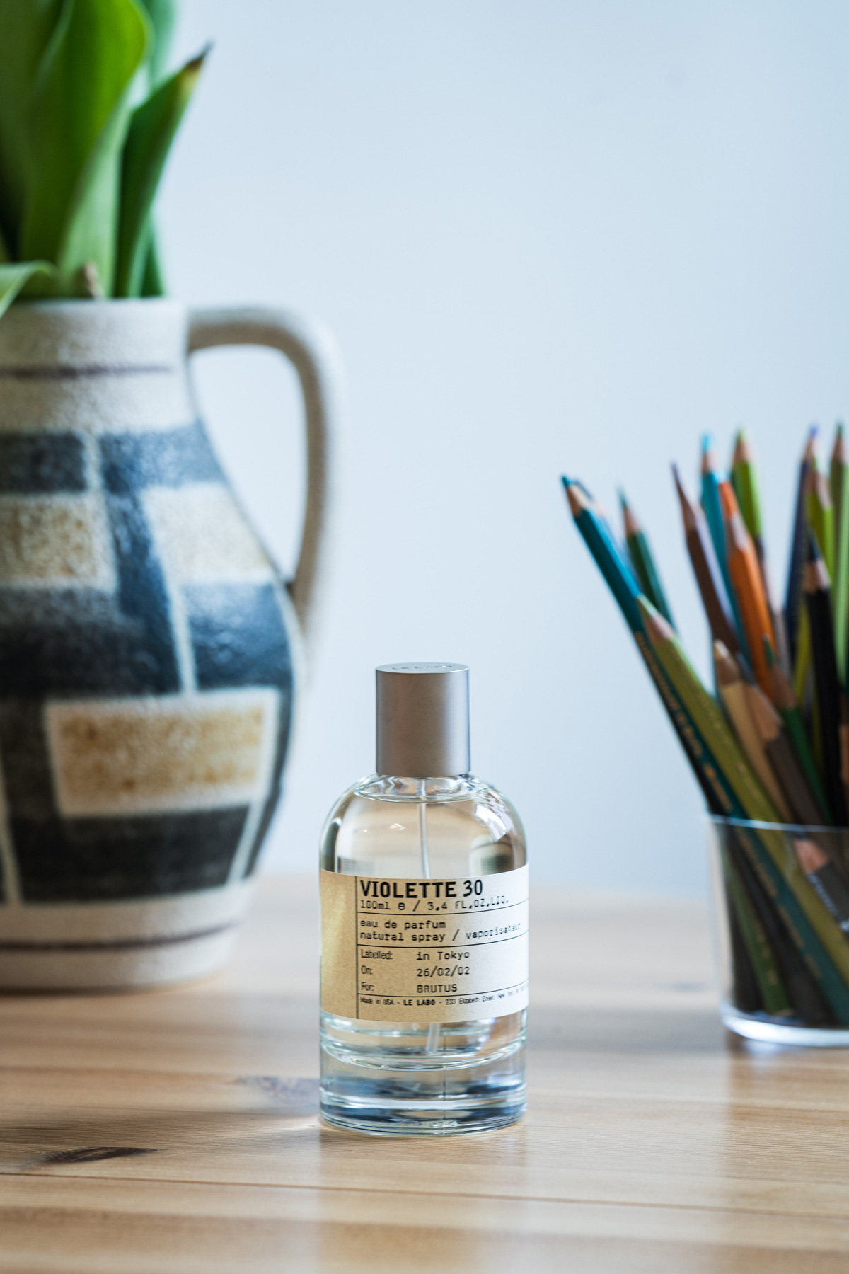 LE LABO〉の最新作「VIOLETTE 30」の香りをイラストレーター・三宅瑠人