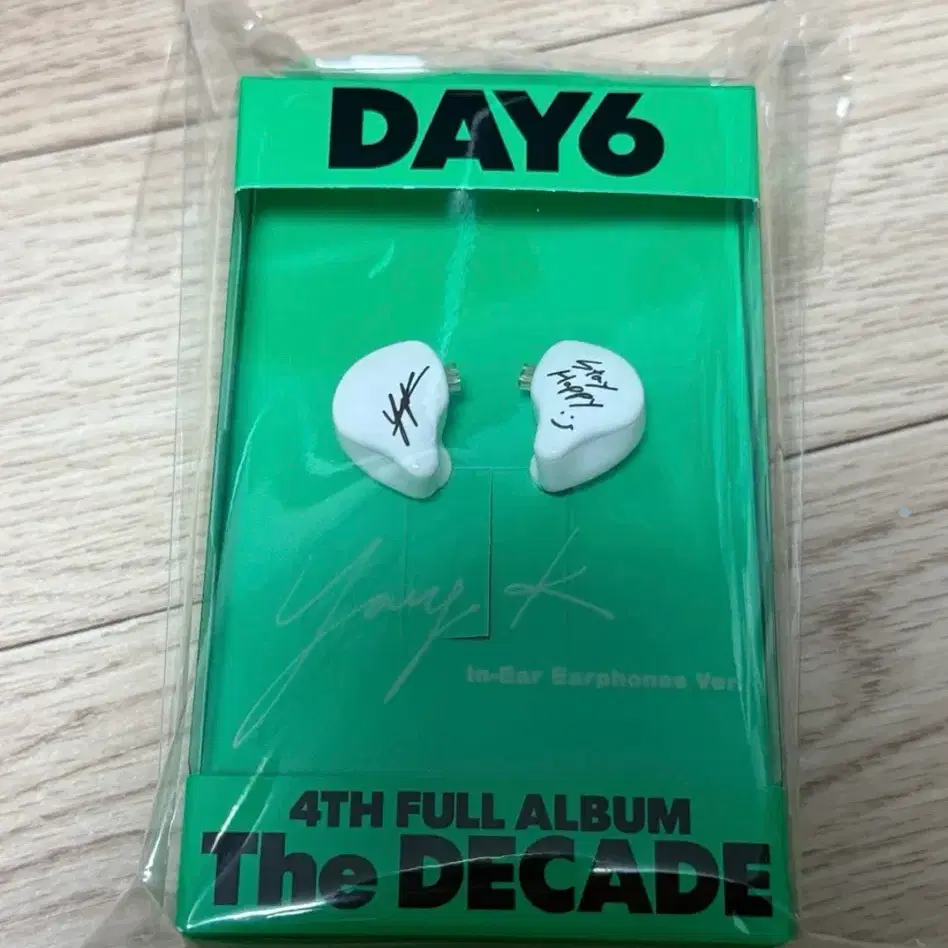 Day6 Wonpil In-ear Vahn Box & QR Paper wts on Bunjang Global Site.