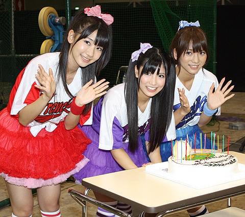 AKB48新ユニット「フレンチ・キス」倉持明日香の誕生日に父・明氏が