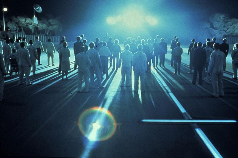 未知との遭遇 : 作品情報・キャスト・あらすじ - 映画.com