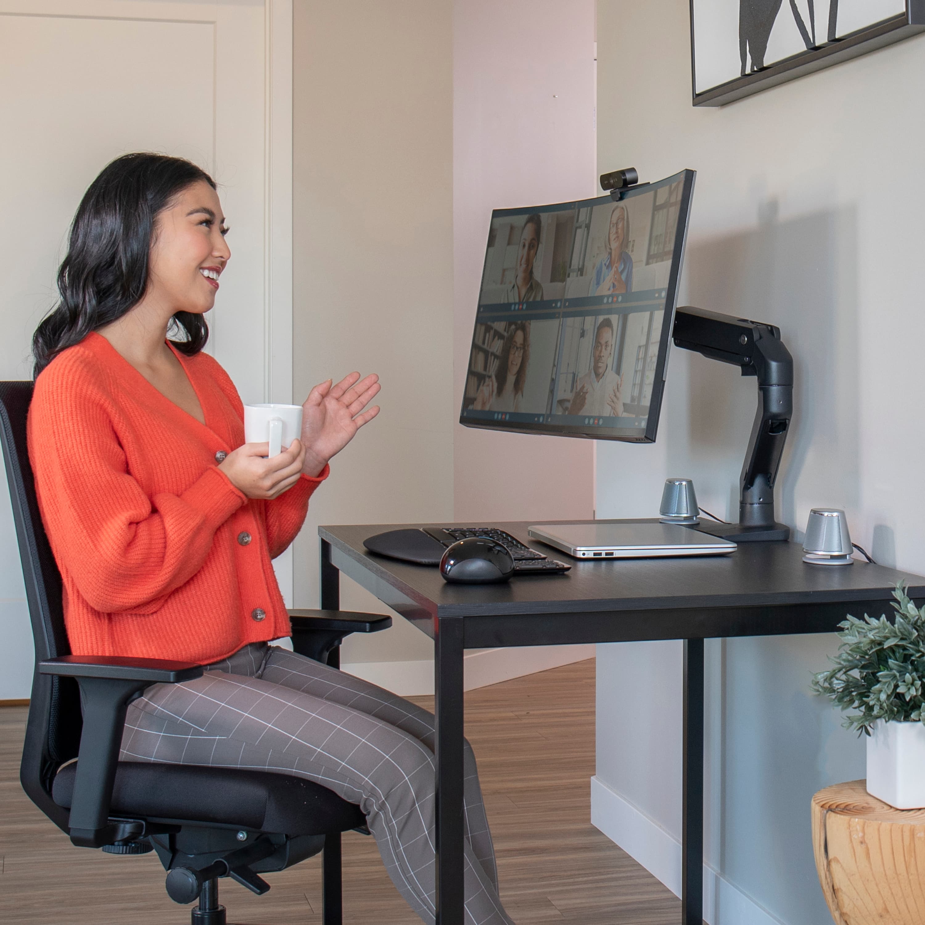 Heavy Duty Monitor Arm | Ergotron HX Desk Mounted Monitor Stand