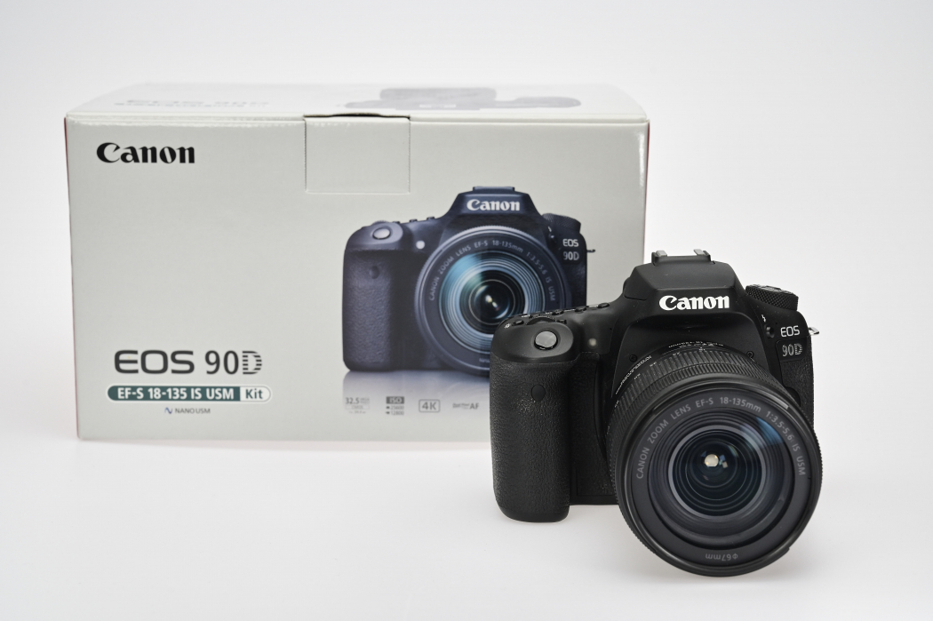 canon-90d-ef-s-18-135mm-