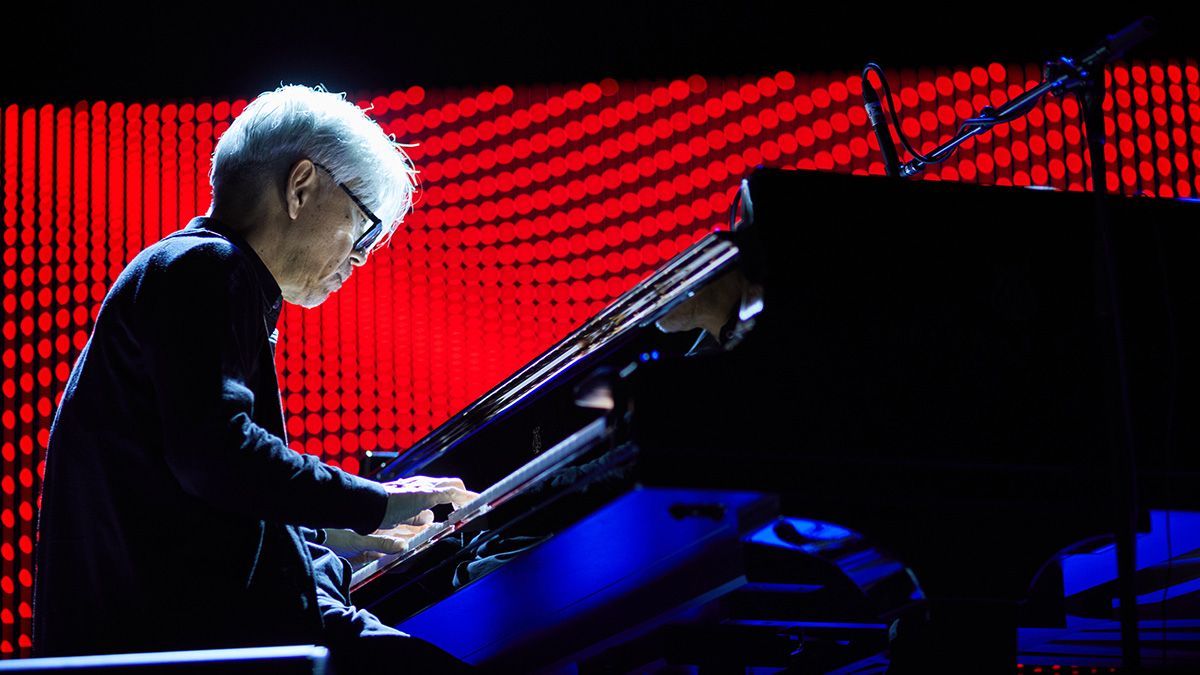 教授動静 第7回──坂本龍一、アジアとオセアニアをかけめぐる | GQ JAPAN