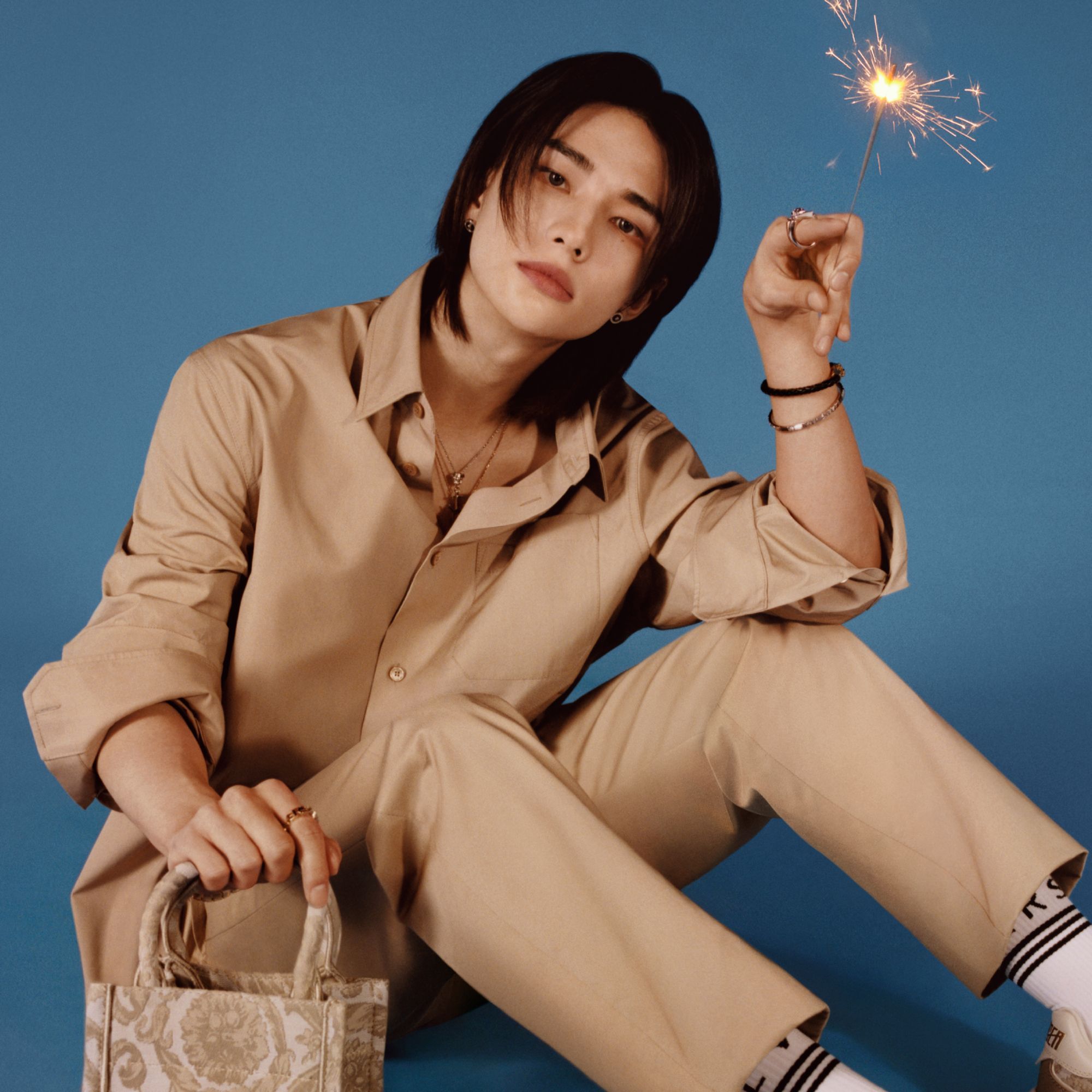 ヴェルサーチェのホリデーシーズンがはじまった──Stray Kidsの