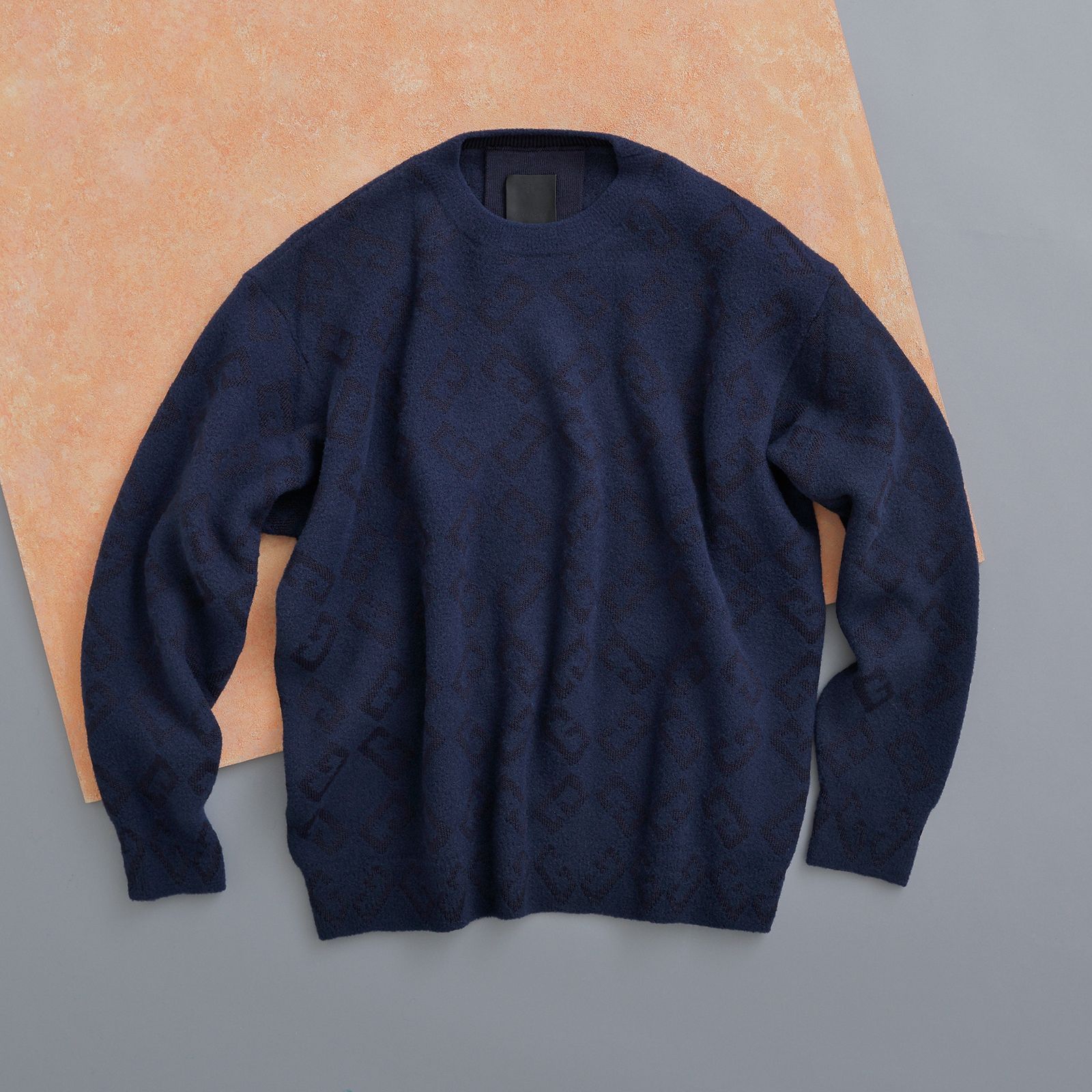 創始者とアーカイブに敬意を表すジバンシィ──特集：ローゲージか