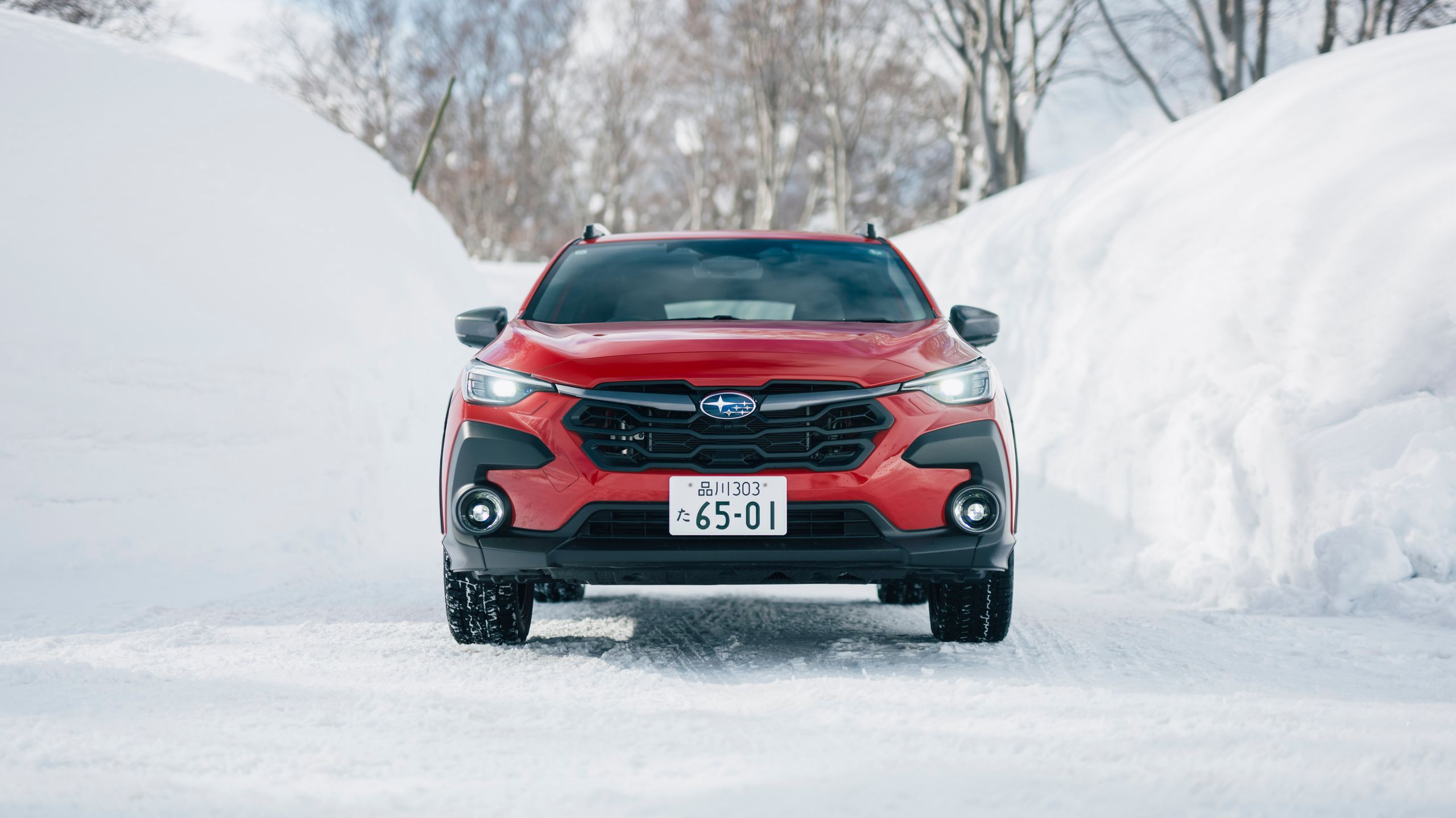 スバルが本気で作ったハイブリッドは、道を選ばない──新型クロス