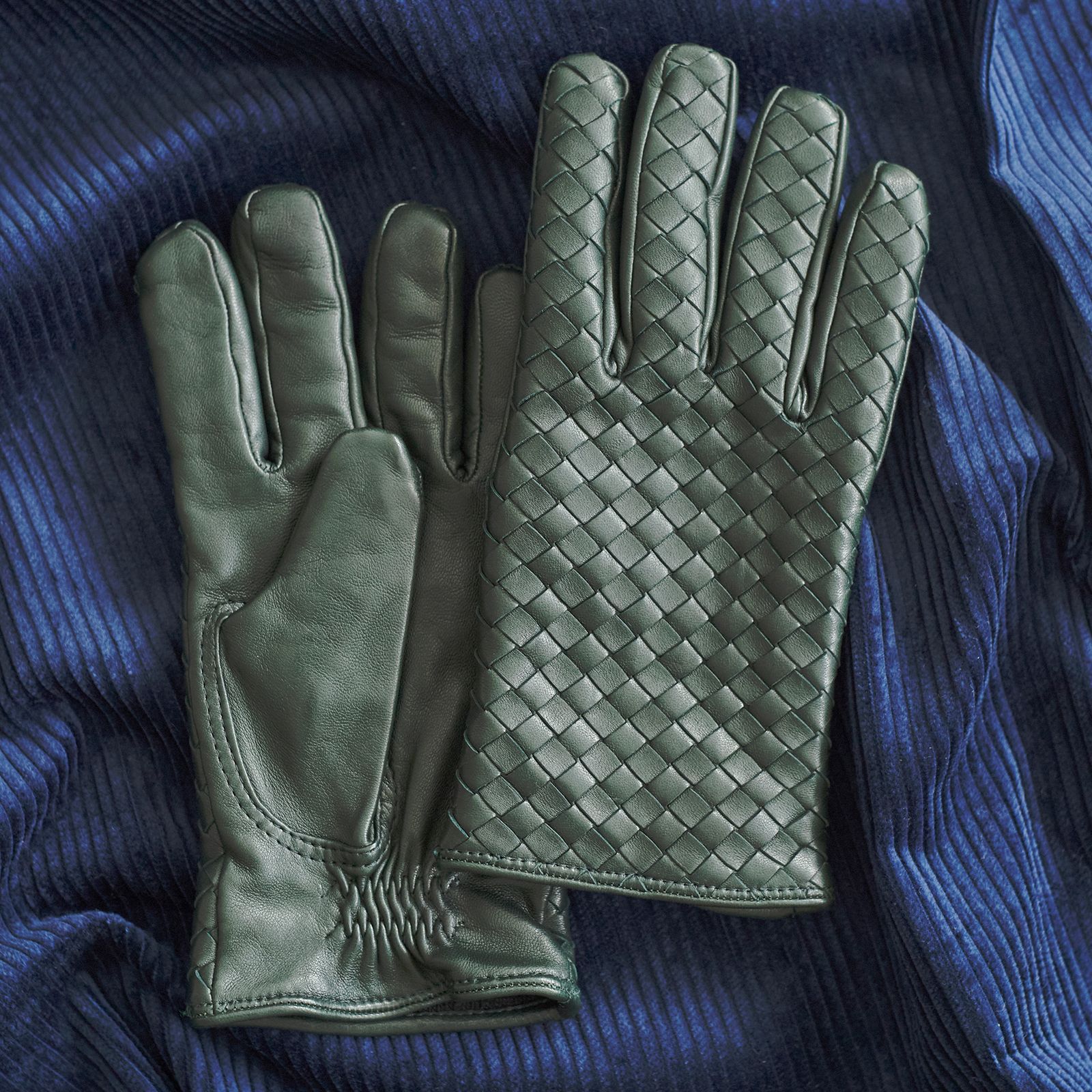 編み込みの美学が冬の装いを格上げするボッテガ・ヴェネタ──2025年の