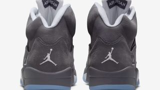 ギャラリー：「エア ジョーダン 5 レトロ “Light Graphite and Wolf