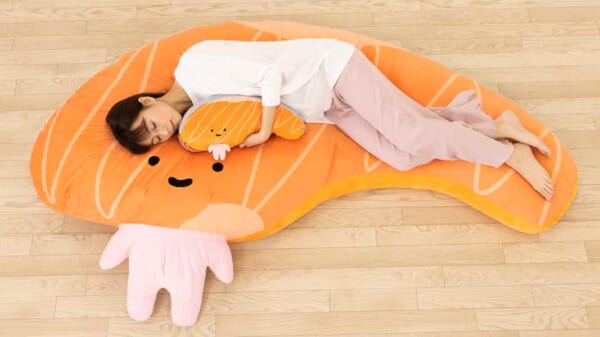 サンリオのキャラクターたちが超特大クッションに 第1弾は「クロミ」と