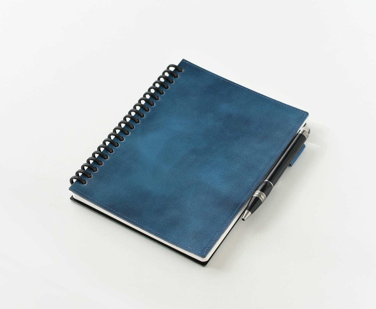 中身を入れ替えもOK！ 長く使える上質国産レザーのリングノート｢Jizai