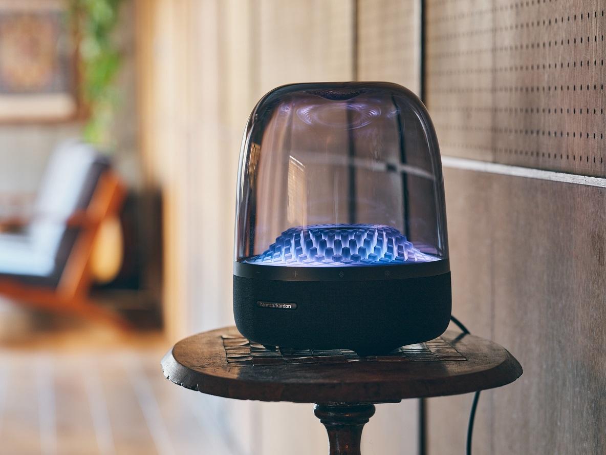 音楽と光の両面で空間を彩るHarman Kardonのスピーカー。もてなしの