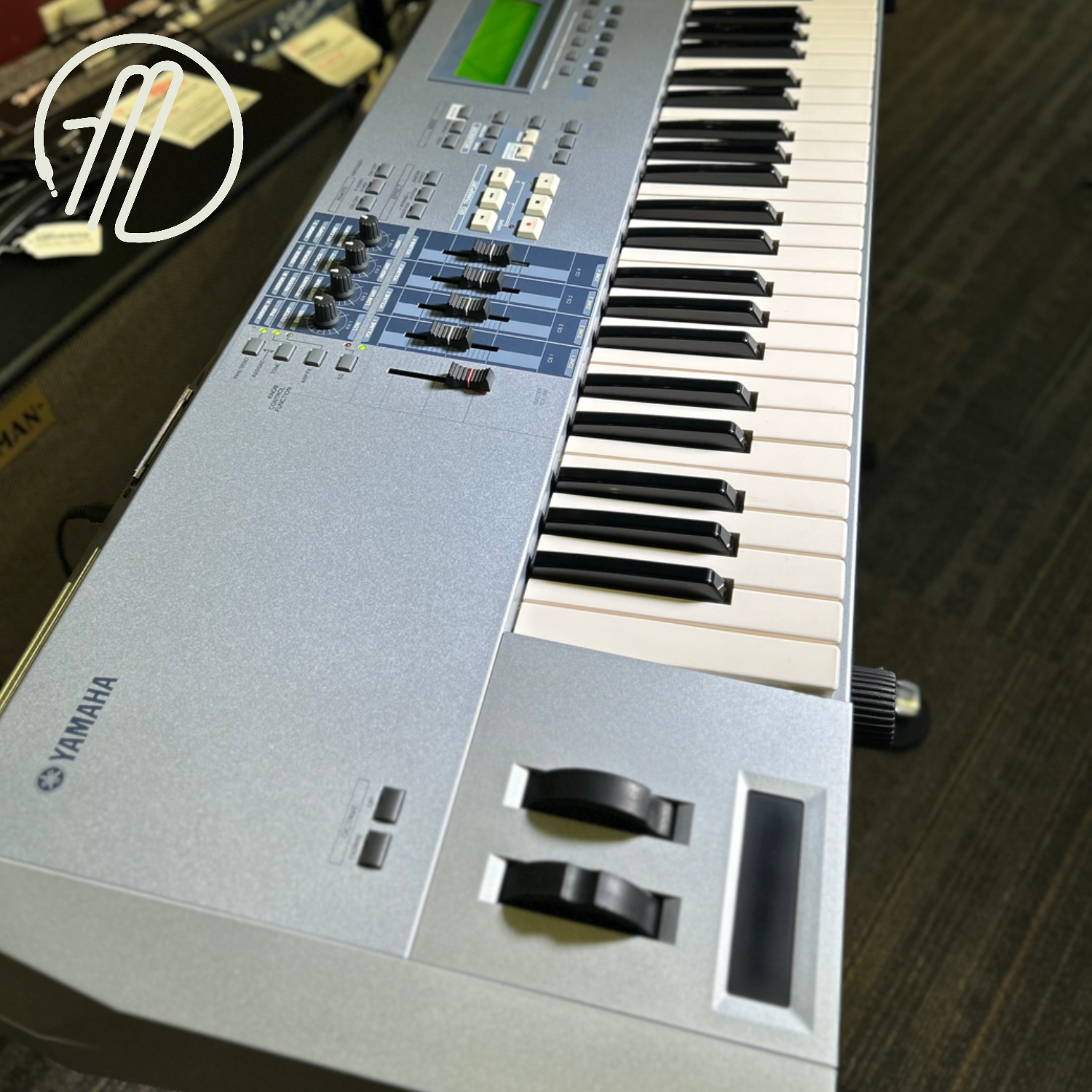 Yamaha Motif ES7 76 Note Synthesizer Keyboard w/Sustain Pedal and