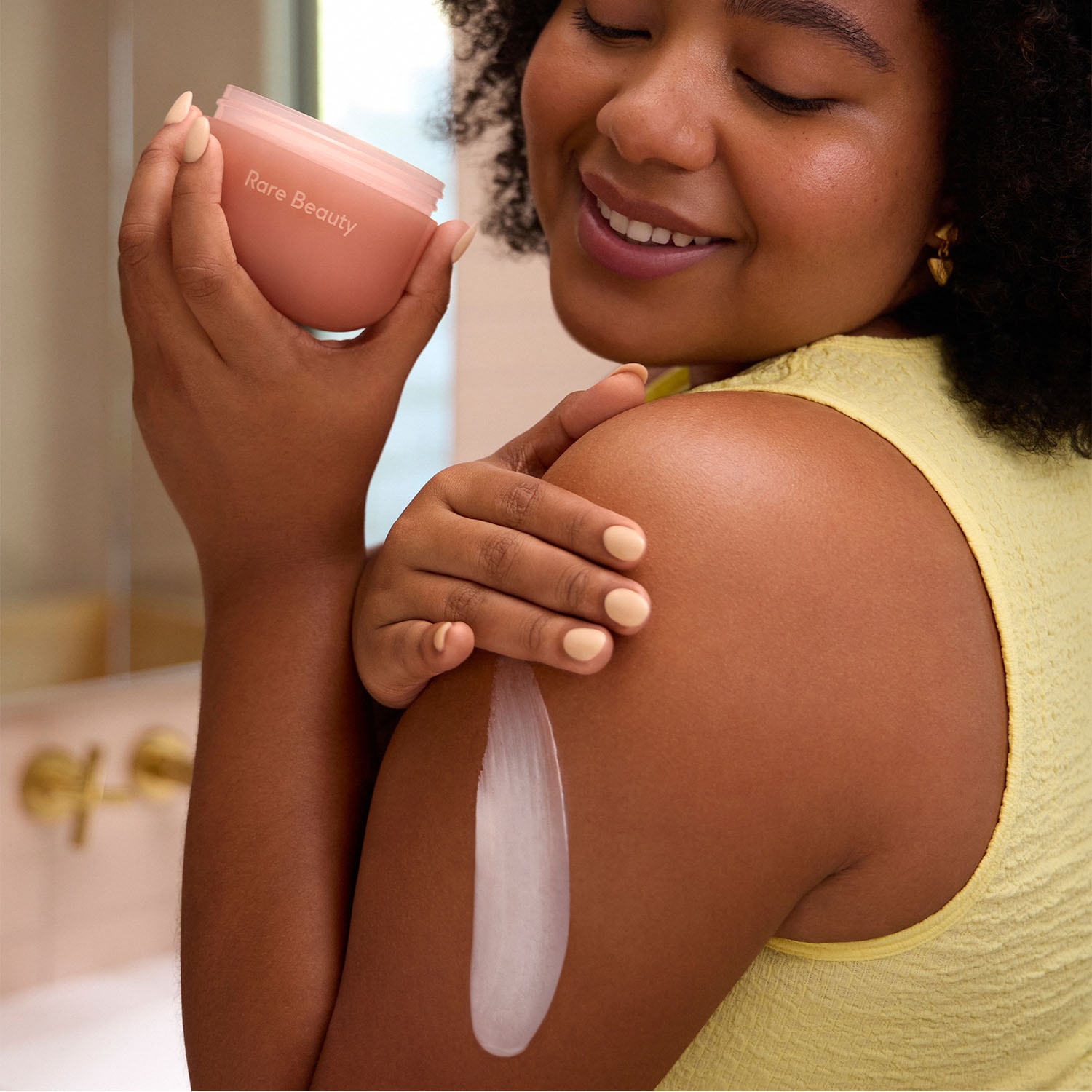 Find Comfort Awaken Confidence Bouncy Body Creme - Ricca crema per