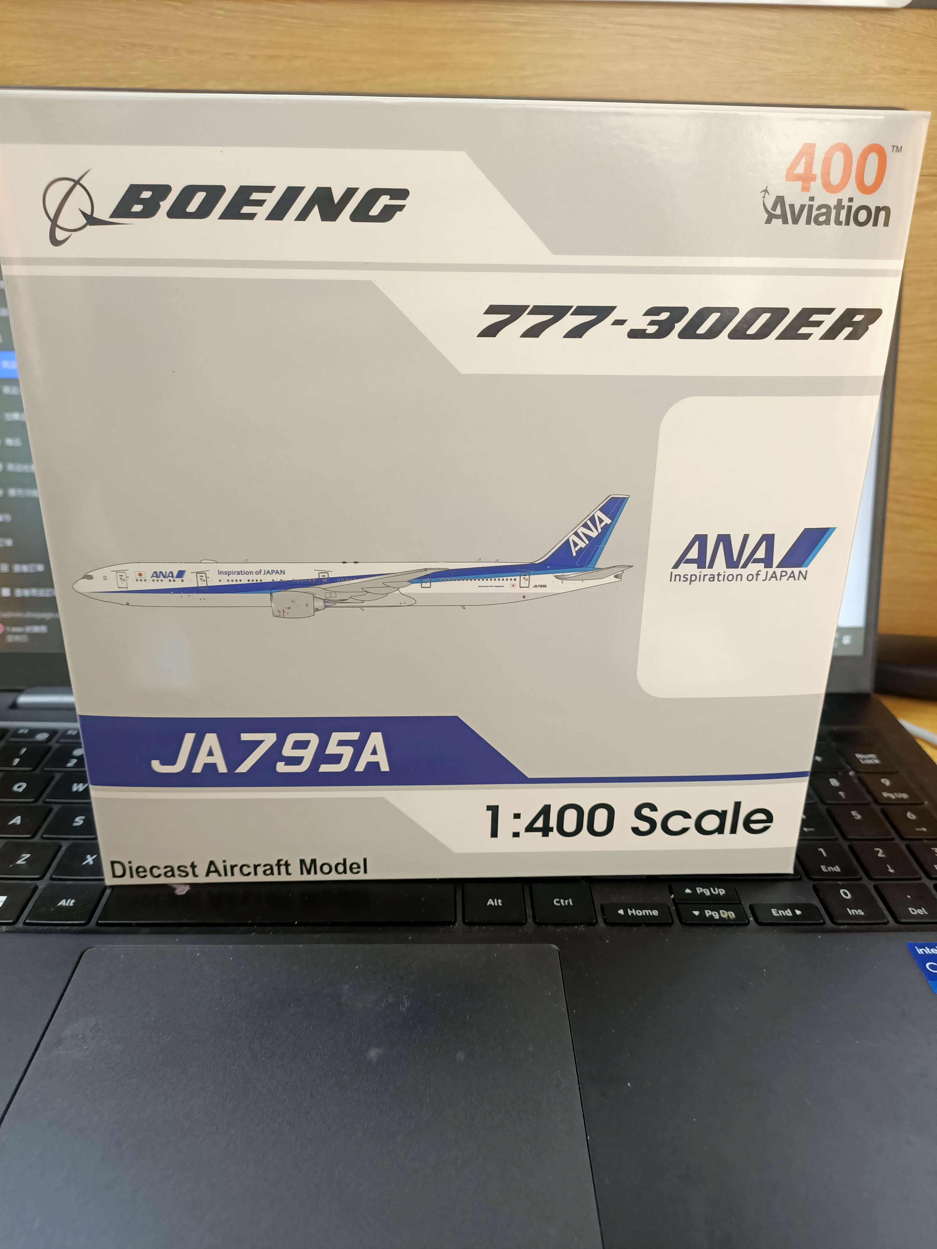 Aviation 1/400 ANA Boeing B777-300ER JA795A - 收藏家模型飛機模型