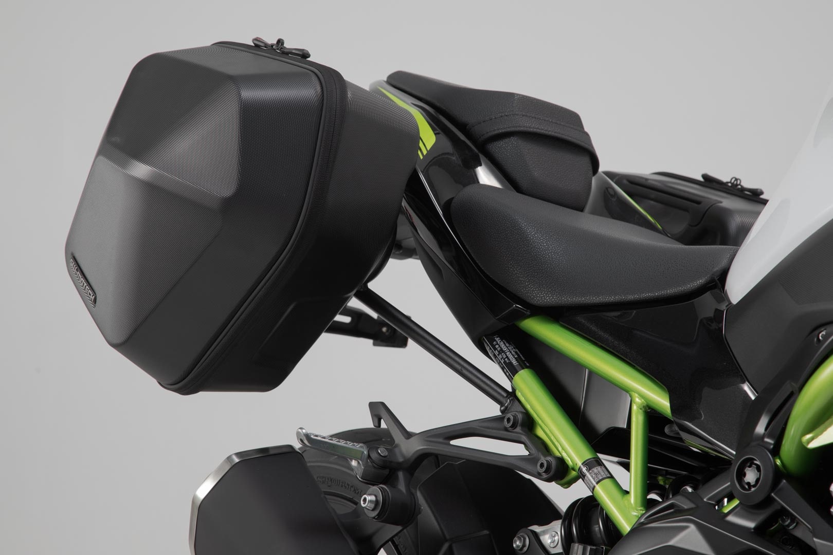 Side case set URBAN for the Kawasaki Z900 - SW-MOTECH - SW-MOTECH